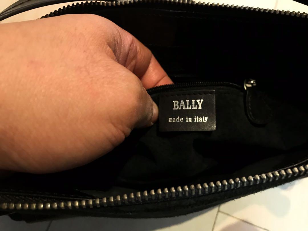 Bally （分類：手拿包）位於 Hong Kong。 由 77077 提交（商品編號 284112968，圖片 5）。簡介： 執櫃清倉，旅行買落，少用90%新。