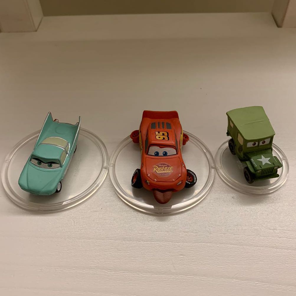 Lightning mcqueen figurine cheap