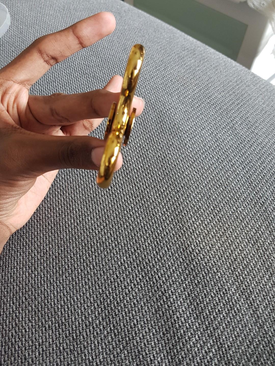 Fidget Spinner (Category: Kids Toys) located in Singapore. Submitted by naveenspae (Listing ID 284155293, Image 3). Description: Used fidget spinner Good condition(10/10).