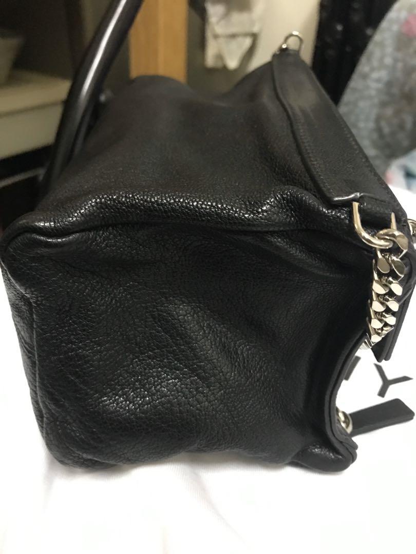Givenchy （分類：長銀包）位於 Hong Kong。 由 crystal_888 提交（商品編號 284125326，圖片 3）。簡介： 。