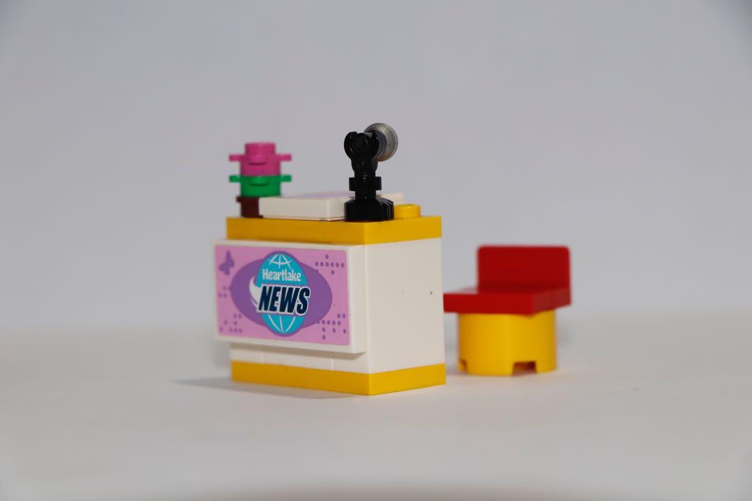 Lego friends heartlake news van online