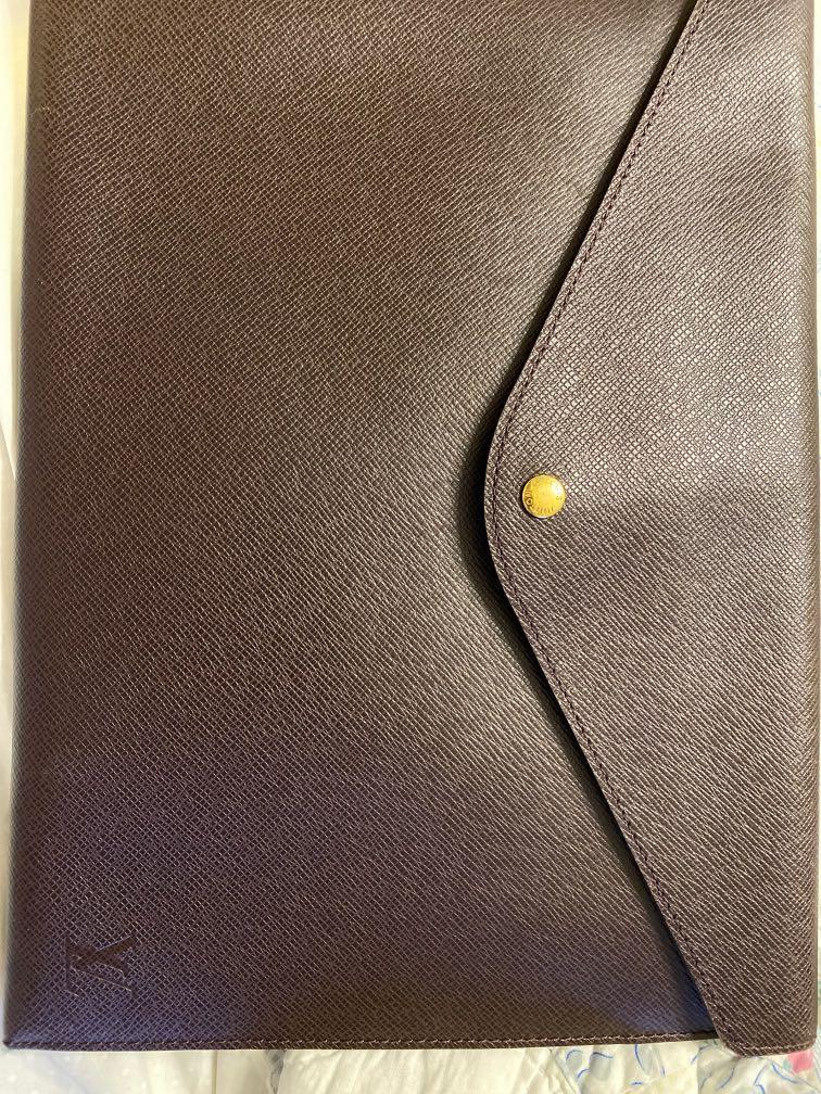 Louis Vuitton (Category: Luxury Bags & Wallets) located in Makati City. Submitted by vapourtrail747 (Listing ID 284135972, Image 2). Description: I bought this way back as I am too snooty to carry A4s in spartan envelopes! This is major splurge form LV Paris but way worth it. Taiga Chocolate in pristine exterior condition but sticky gut that needs freshening up. Price reflects this issue. Easily addressed and remedied..