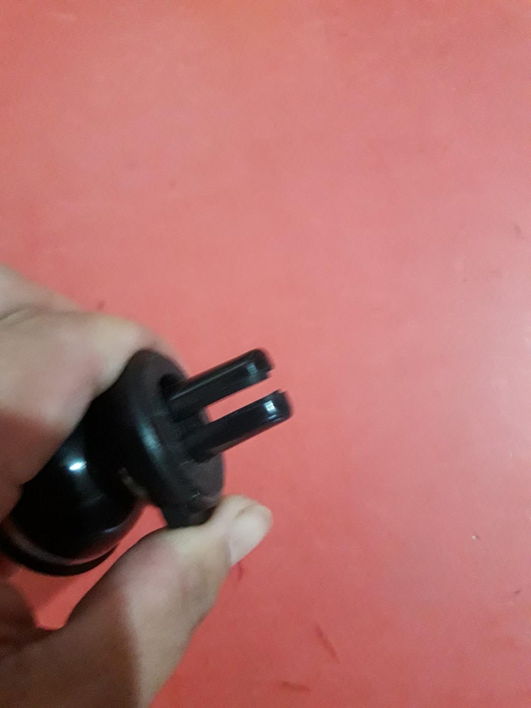 Magnetic Car Cellphone Holder (Category: Mounts & Holders) located in Las Pinas. Submitted by jaziyah4 (Listing ID 284123713, Image 3). Description: like new. Magnetic Car Cellphone Holder. never been used. no box..