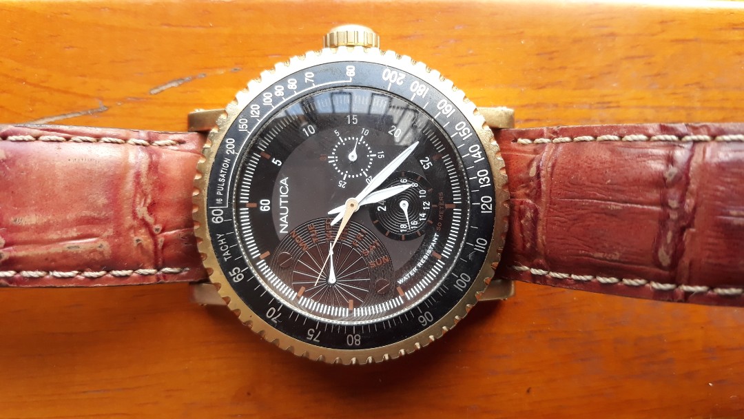Nautica a18504 50 Meter Water Resistant