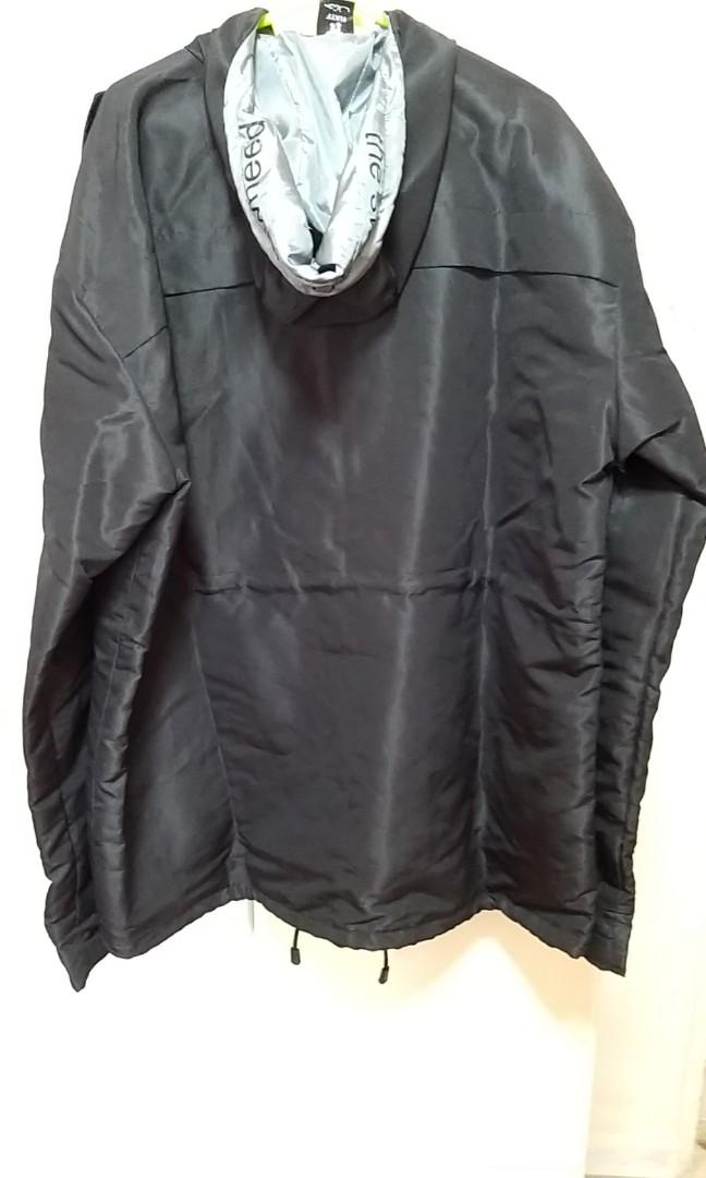 HATF Tawheed jacket (Category: Coats, Jackets and Outerwear) located in Singapore. Submitted by gabanz (Listing ID 284062512, Image 2). Description: very gd cond jacket with hood,size xl,free delivery,int call me at 81088819.
