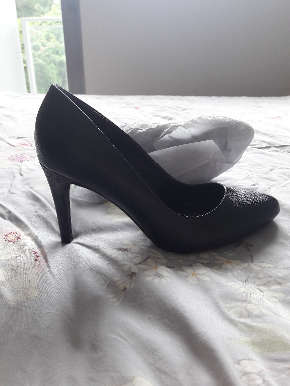 Almond toe court shoes sale
