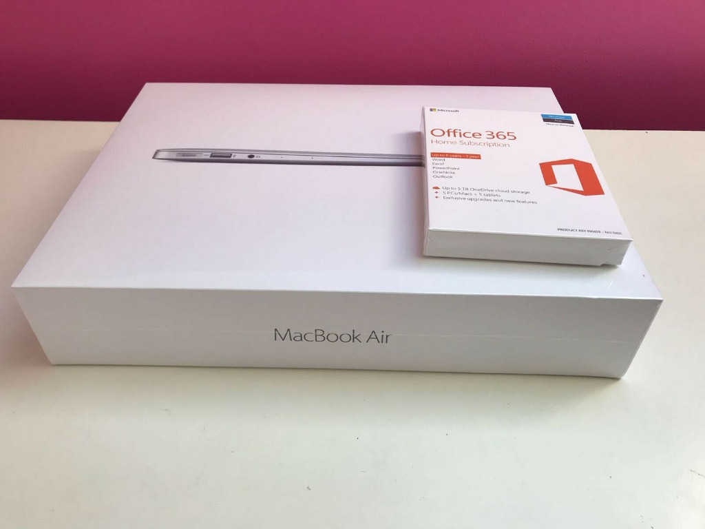 Brand New In Box Apple MacBook Air Retina 13.3Inches 256GB Silver 8GB