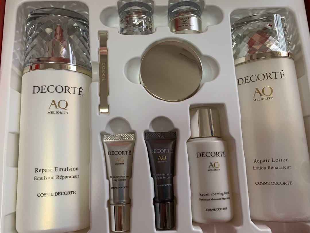 decorte aq cleanser