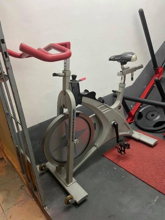 Schwinn fitness Evolution SR spinner bike spin exercise gym cardio