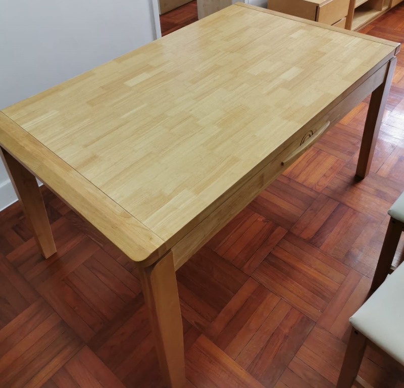Second hand dining table 二手餐枱, 傢俬＆家居, 傢俬, 椅子 Carousell