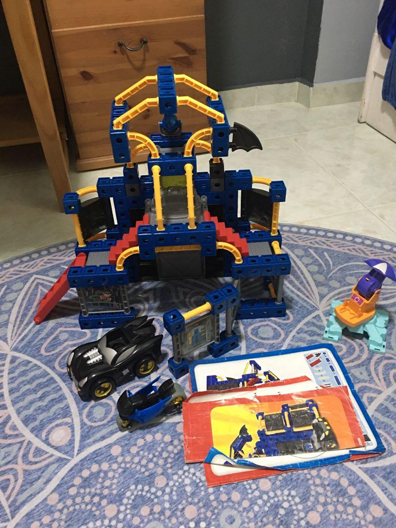 Trio deals blocks batman