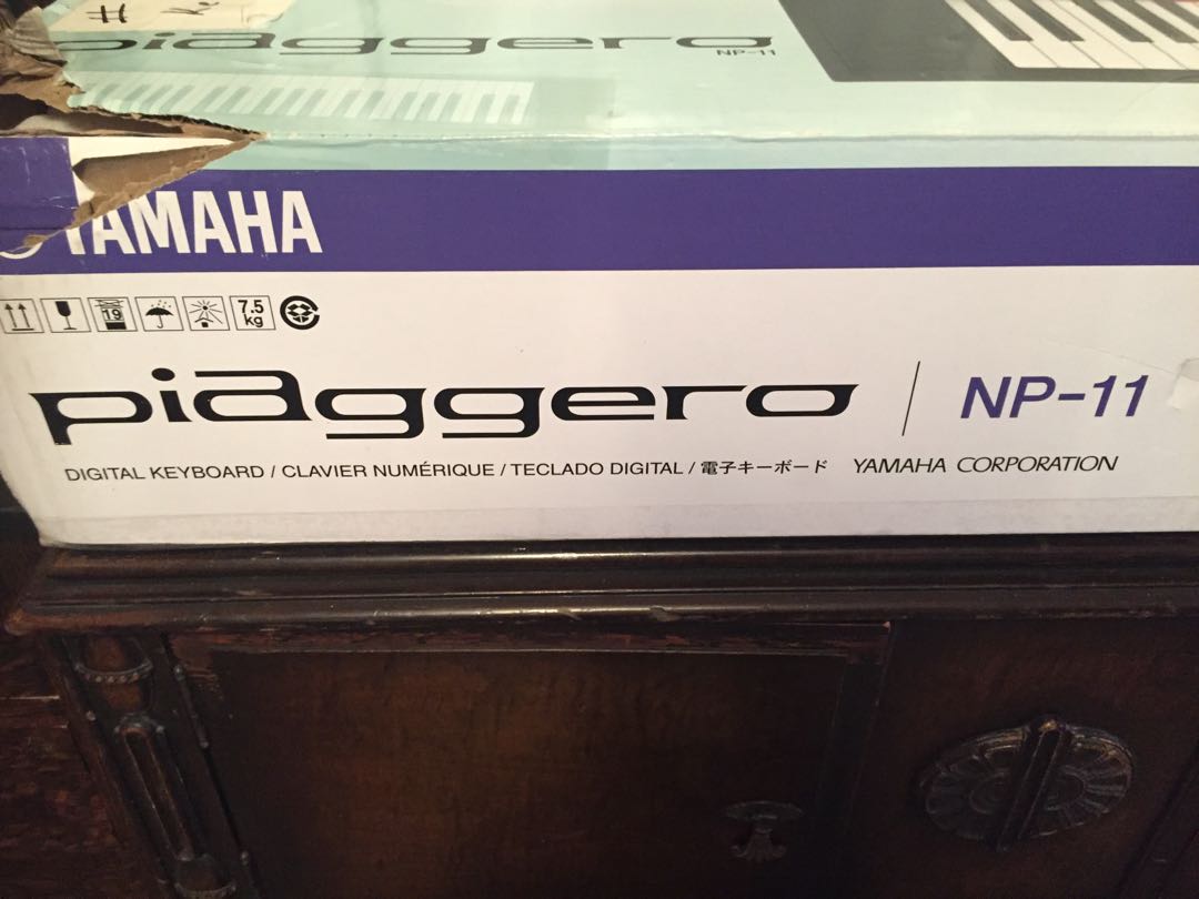 Yamaha np11 piaggero digital keyboard
