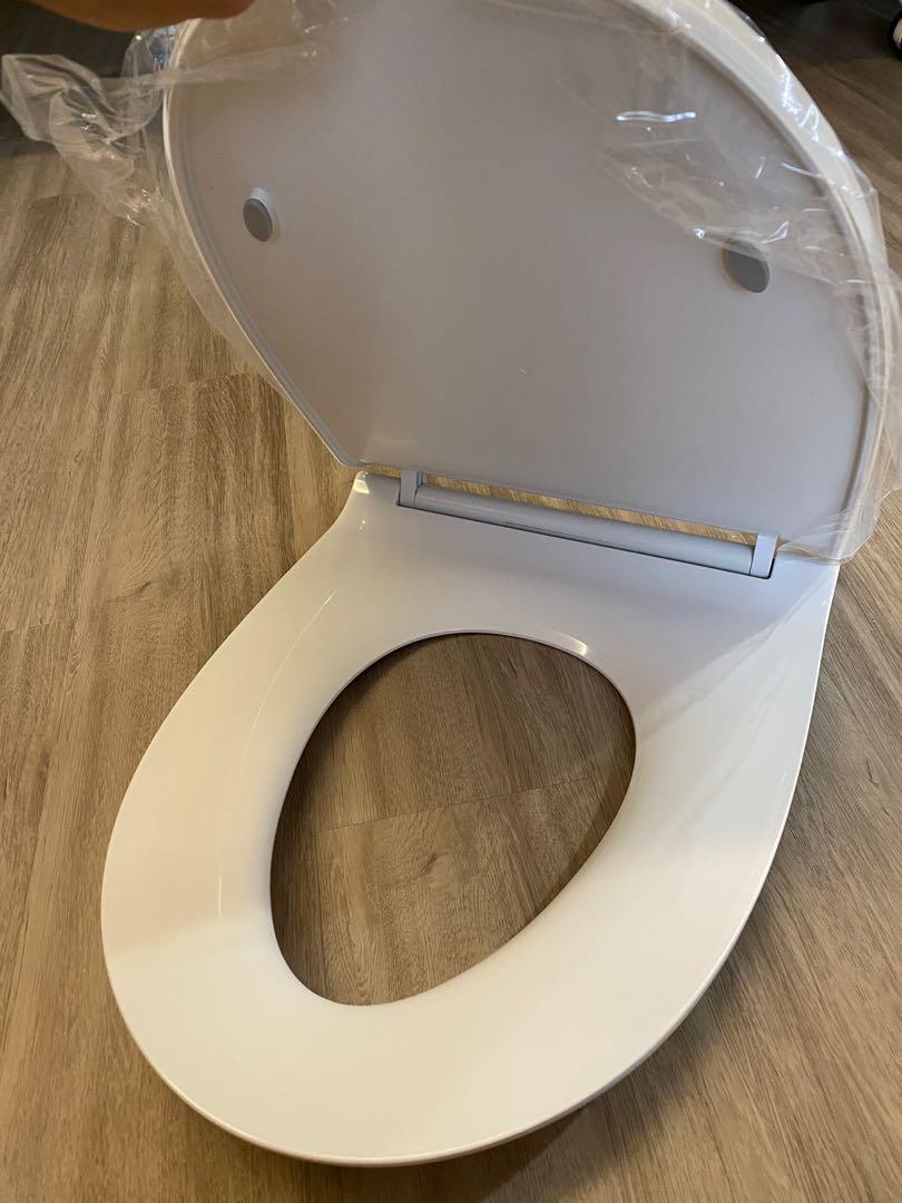 American Standard Toilet Seat with Cover, Everything Else on Carousell