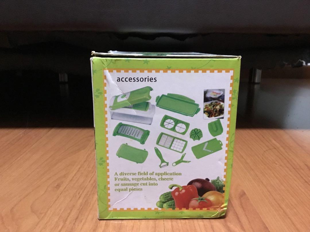 Cutter (Category: Knives & Chopping Boards) located in Singapore. Submitted by merrygoesround (Listing ID 284464021, Image 3). Description: Had it as a gift, plastic wrapper still on. .