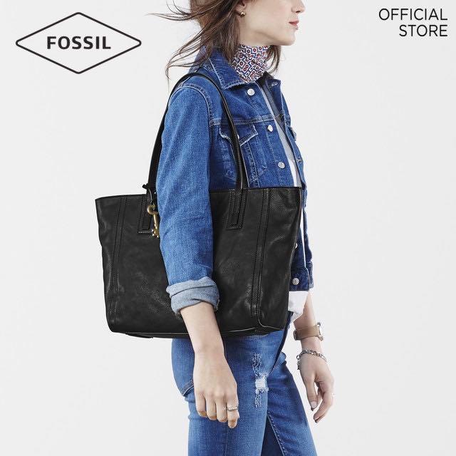 Fossil Emma Tote Bag Black Women s Fashion Bags Wallets Tote Bags on Carousell