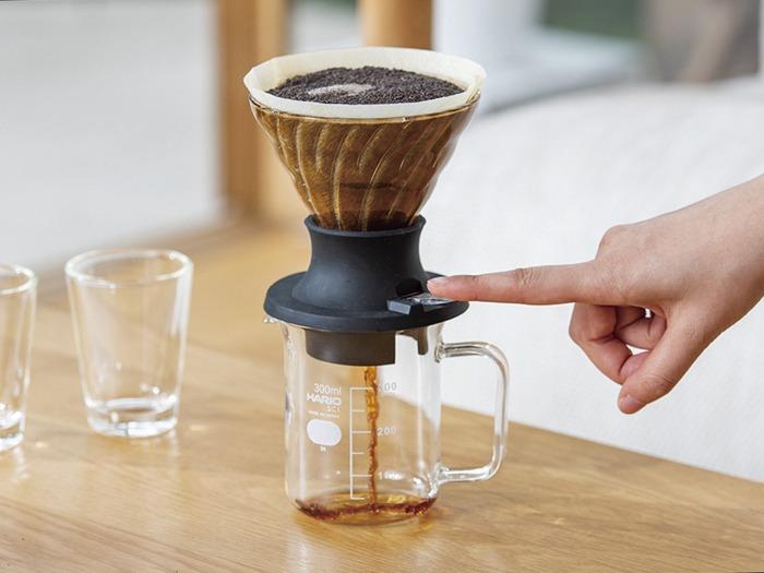 Hario V60 Immersion Dripper Switch Server Set SSD-5012-B (Category: Home Improvement Tools & Accessories) located in Mandaluyong City. Submitted by barista.essentials (Listing ID 284487480, Image 1). Description: Making pour overs is now easier than ever with the new Hario V60 Immersion Dripper Switch Server Set - SSD-5012-B. Just immerse your ground coffee by pouring water into the V60. A stainless ball on the bottom of the dripper blocks the wa