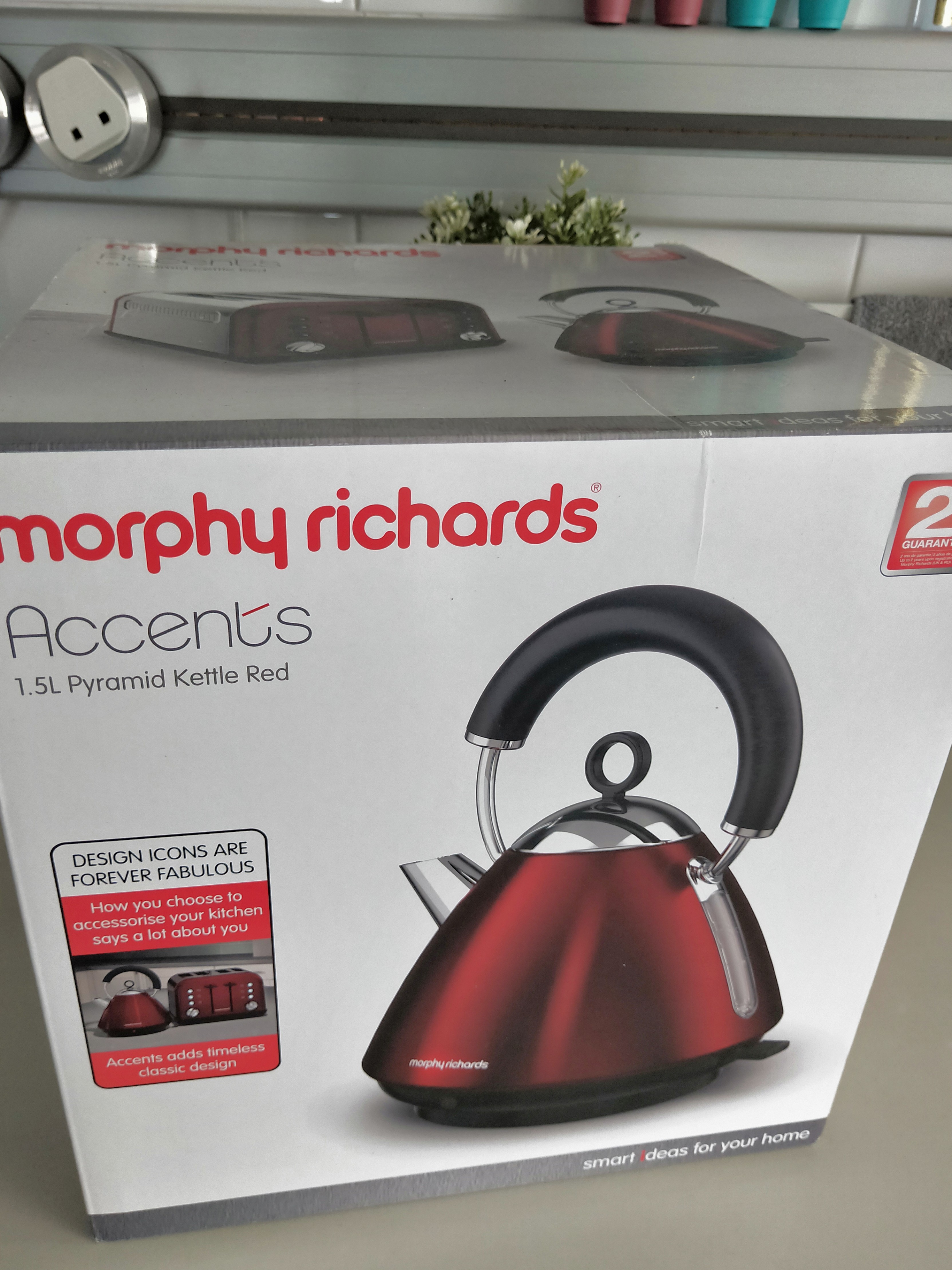 Morphy Richards Red Kettle, Furniture & Home Living, Kitchenware