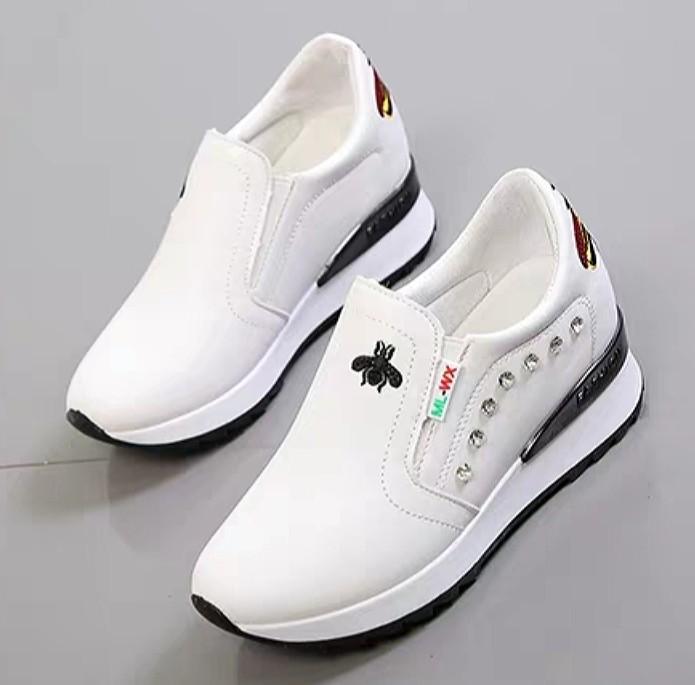 New trend on sale white shoes