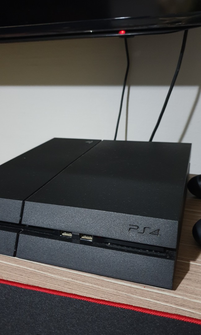 Playstation 4 (500gb) + 2 controller, Video Gaming, Gaming Accessories