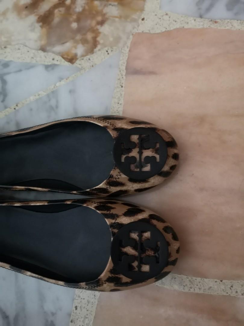 Tory burch leopard print Minnie flats, Women's Fashion, Footwear, Flats on  Carousell