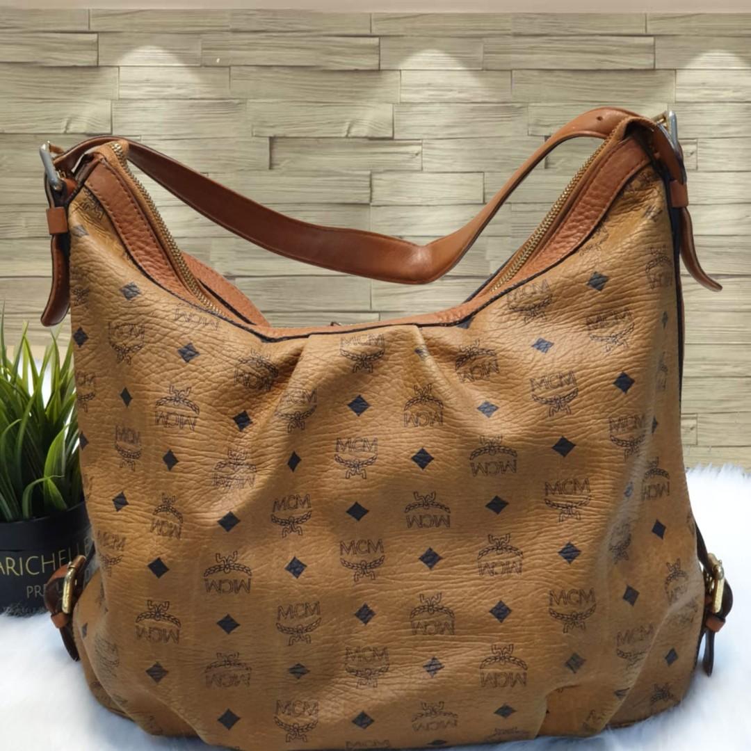 Mcm essential top hobo