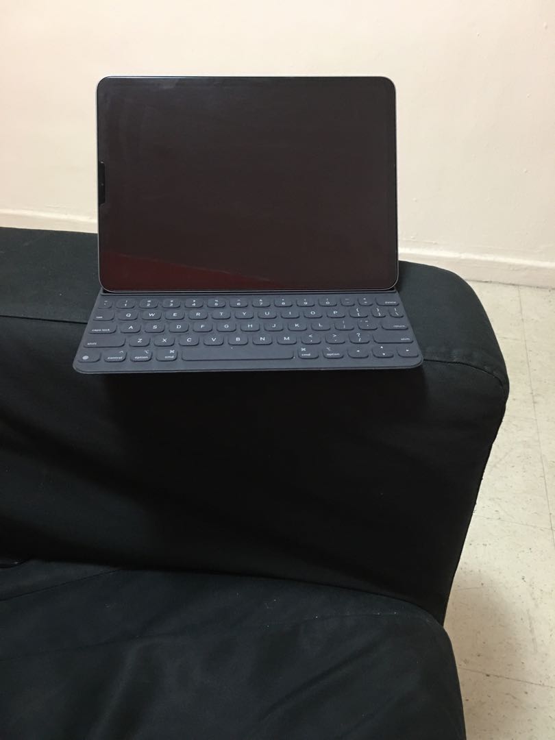 Apple iPad Pro 11 (2018) 64GB Wifi with Smart Keyboard