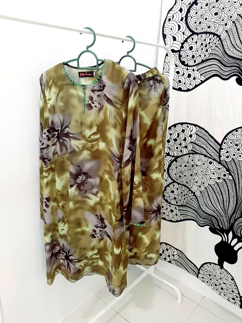 Baju Kurung Hijau Lumut Women S Fashion Clothes Others On Carousell