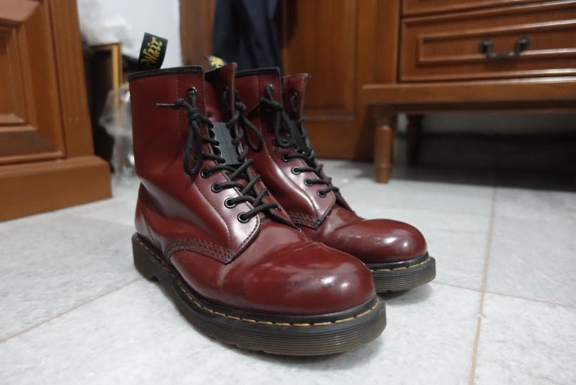 Dr. Martens 1460 8-eye Boots Red Cherry Docmart, Fesyen Pria, Sepatu ,  Sepatu Boot di Carousell
