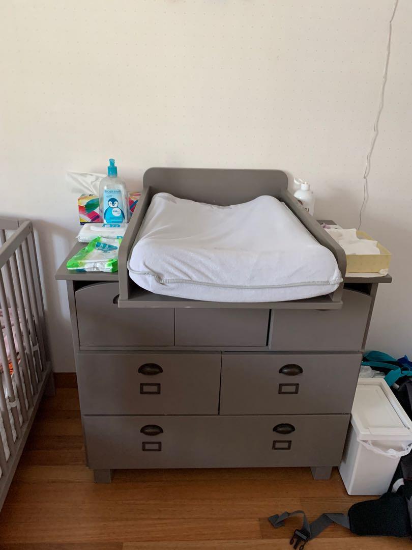 snap on changing table