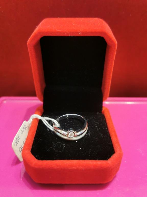 Diamond ring (Category: Body Jewelry) located in Singapore. Submitted by lggoldsmith (Listing ID 284669264, Image 1). Description: 钻石代表坚韧的性格，永恒的爱，快买钻戒这个永恒的礼物奖励自己，或给心爱的人！ Diamonds last forever . Our diamonds are authentic diamonds set in 18K gold. All our rings come with stamp of authenticity of gold content on it. All ring size can be customised. Fire Sales is now on ! Model : EDF2191 carat: 0.087 weight: 4.61g Our jewellery shop is L&G goldsmith