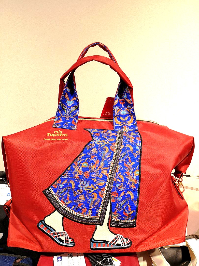 Mis zapatos bag Singapore Airlines batik kebaya flight stewardess LIMITED EDITION