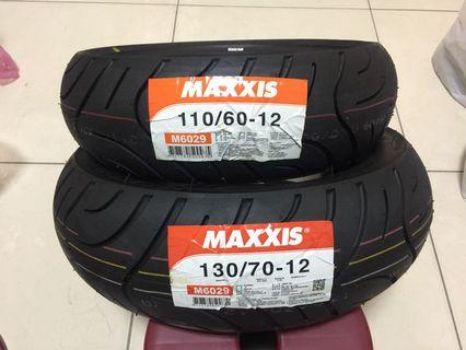 maxxis r1s