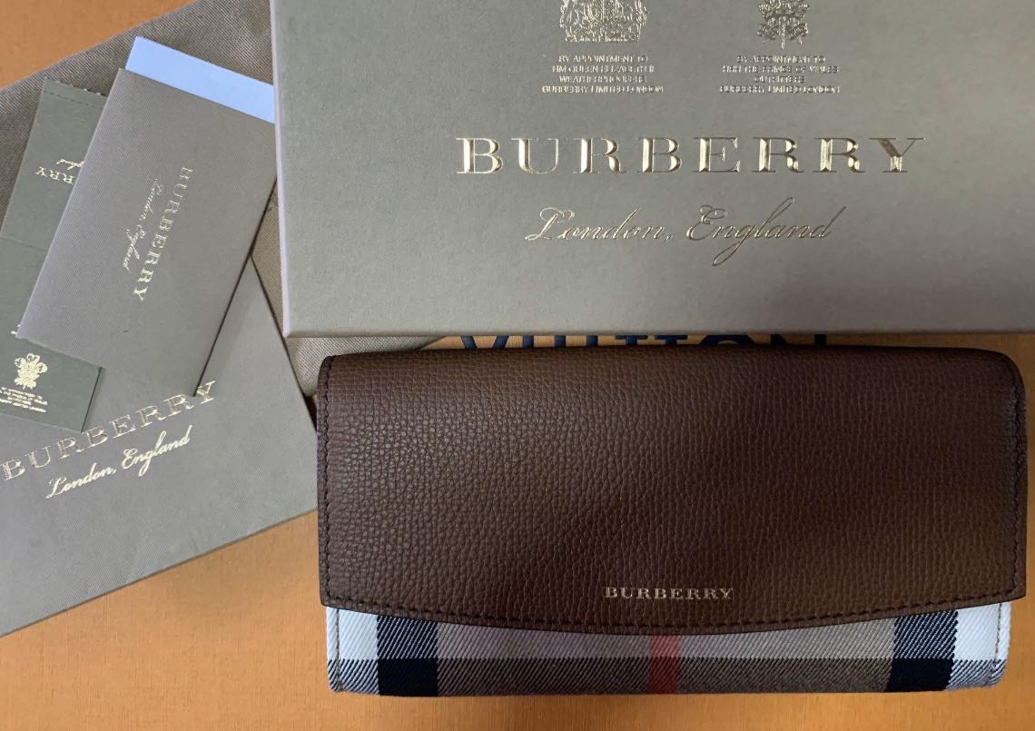 Burberry house hot sale check wallet