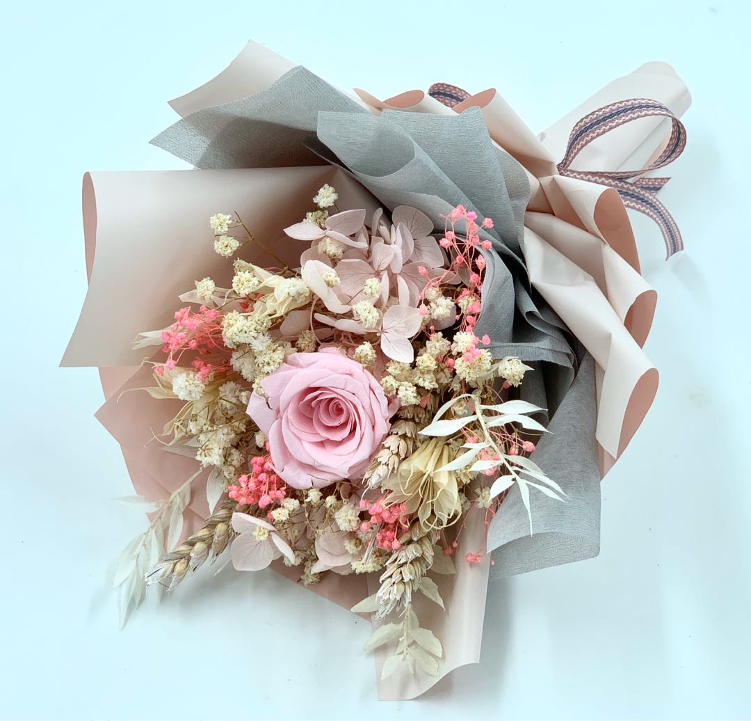 (Free delivery) Preserved and dried flowers bouquets