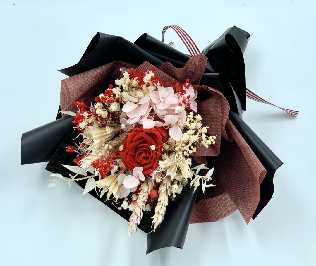 (Free delivery) Preserved and dried flowers bouquets