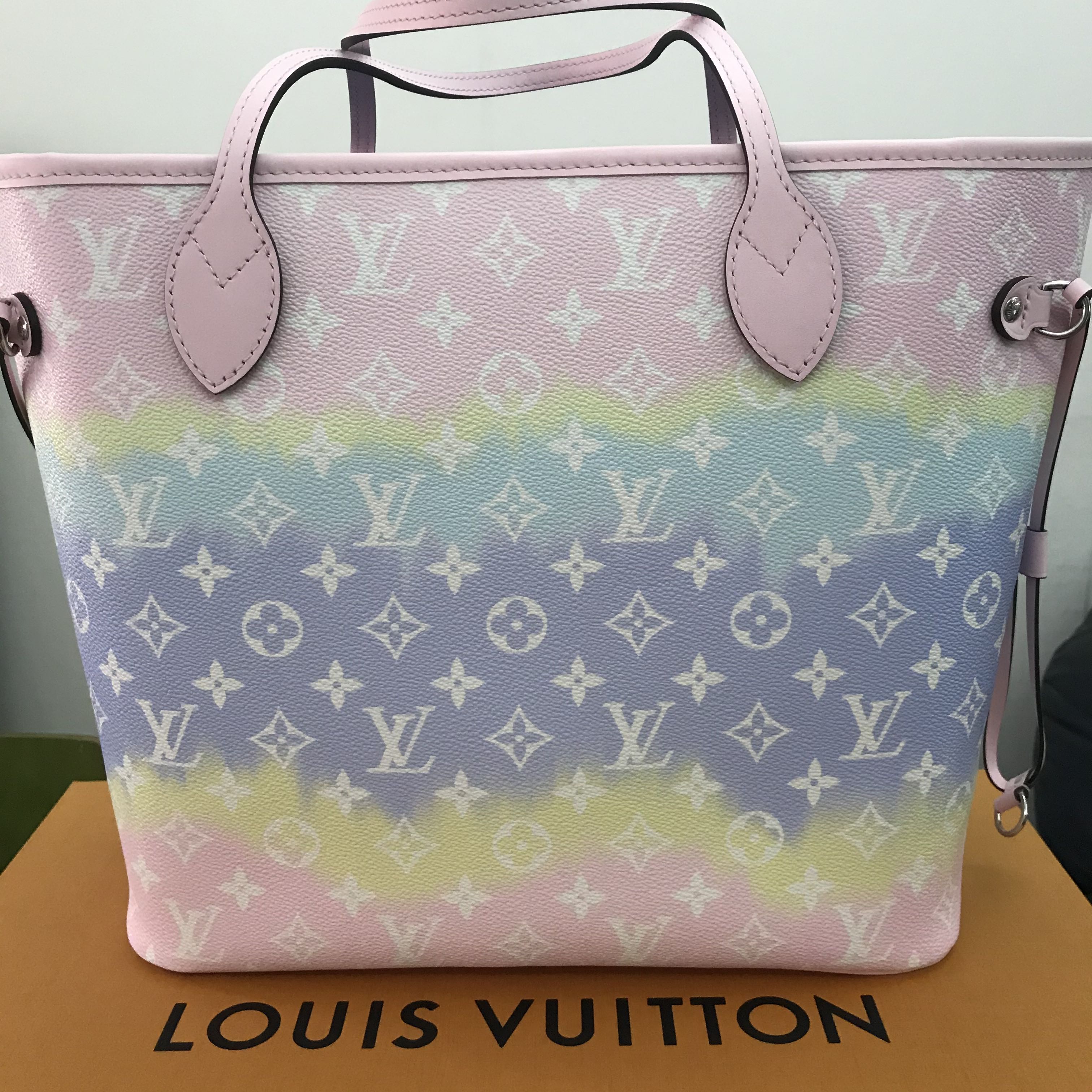 Louis Vuitton Escale Neverfull MM LV tote, Women's Fashion, Bags