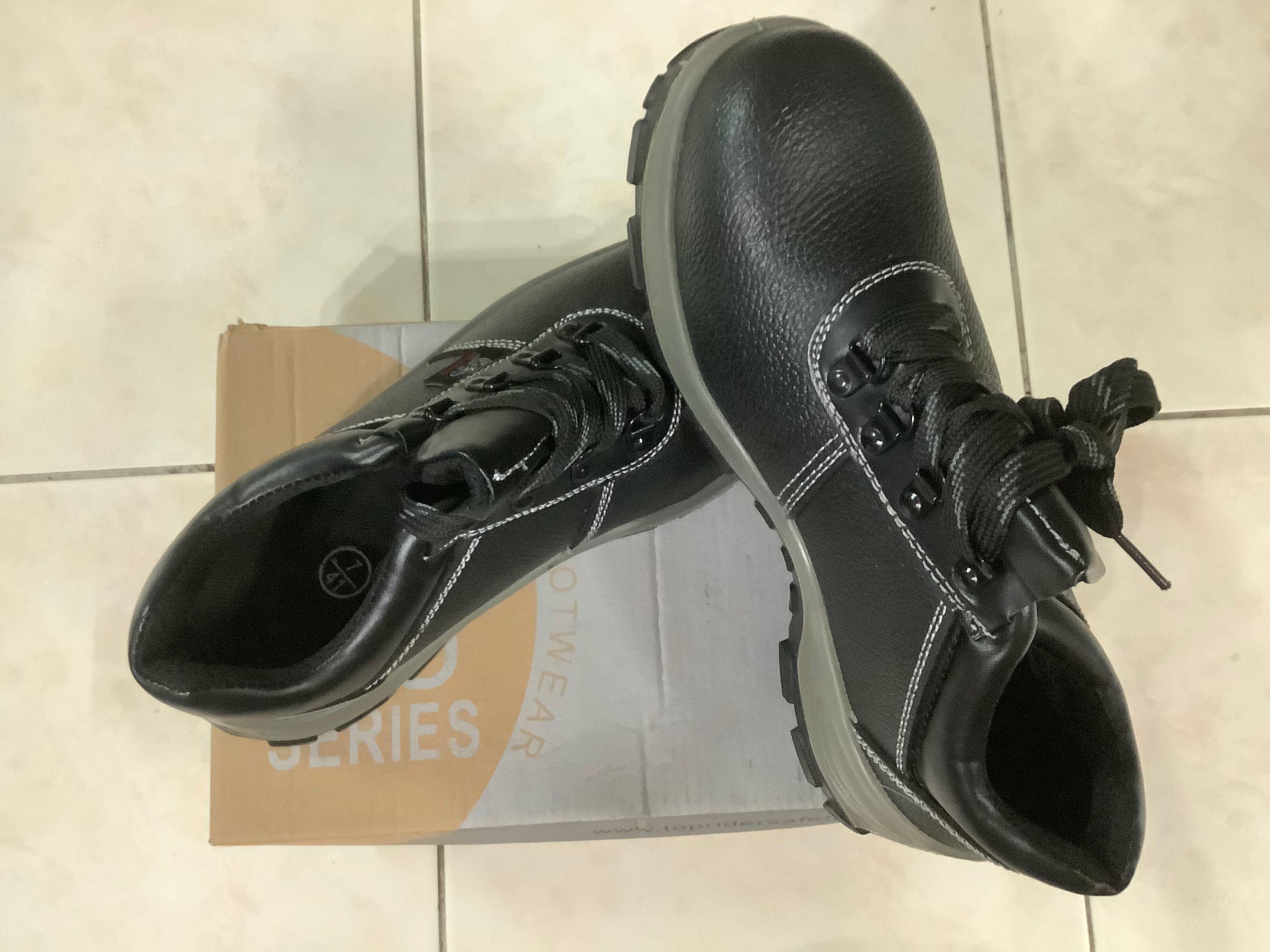 SAFETY SHOES Mr. Rhino, Men's Fashion, Footwear, Dress shoes on Carousell