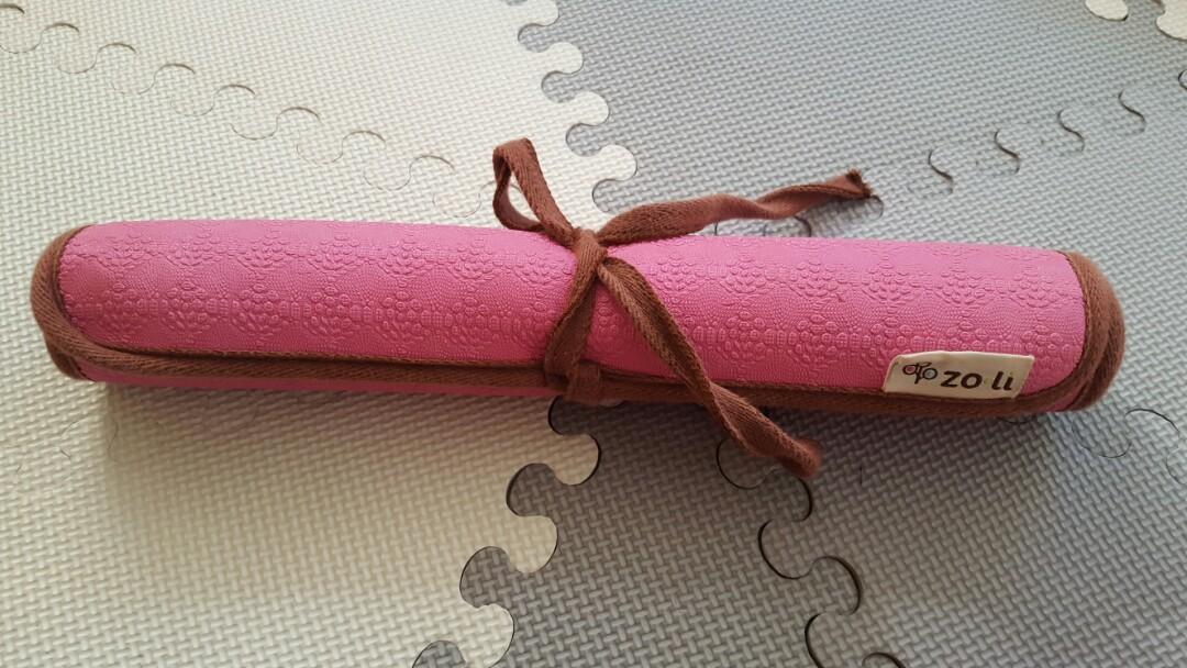 waterproof mat (Category: Changing Mats & Accessories) located in Las Pinas. Submitted by closetful.ph (Listing ID 284798976, Image 2). Description: baby waterproof mat, VGUC, bought in Rustans for P900 plus Measuring 35cmx54cm, waterproof mats are perfect to protect your little one’s cribs, playpens, or even beds once they reach toddler age from unwanted spills. .