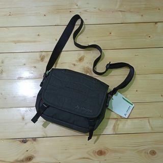TRAVEL POUCH/ TAS SELEMPANG VAUDE AGAPET 2 ( SECOND ORIGINAL )