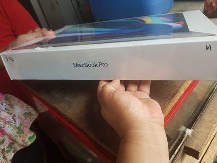 macbook Pro 16-inch 16gb