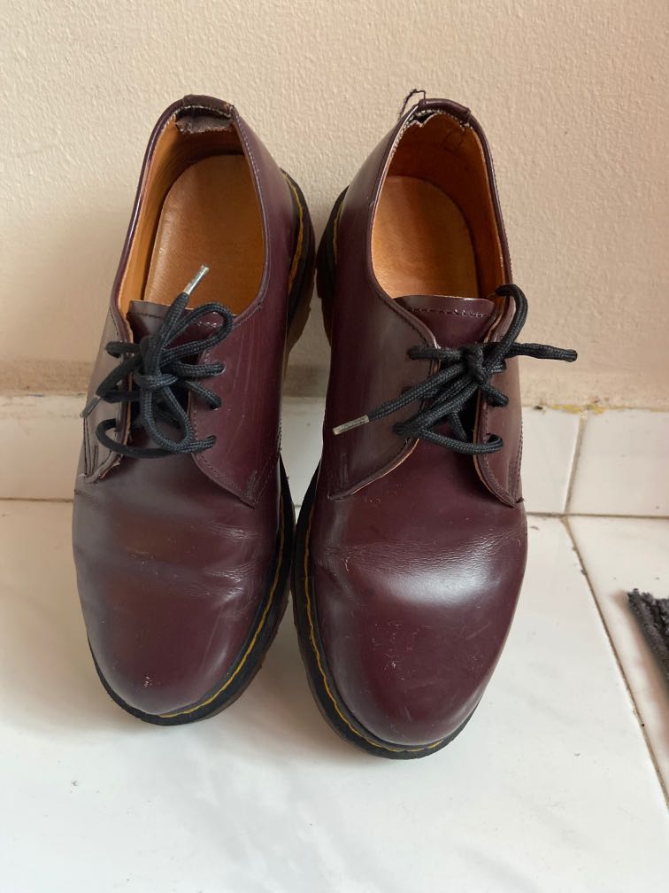 dr martens maroon low cut