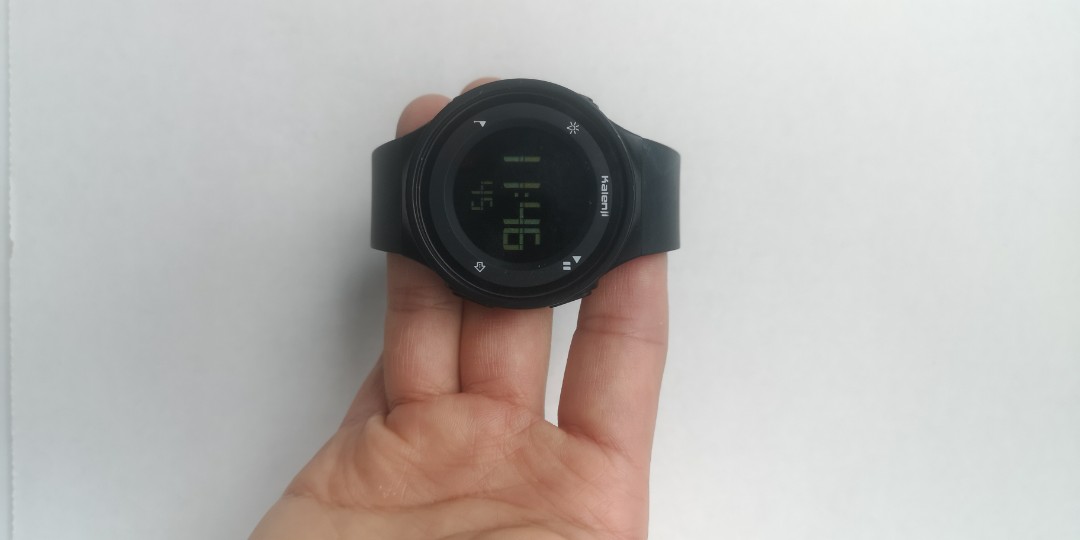 Kalenji watch waterproof, Mobile Phones & Gadgets, Wearables & Smart ...