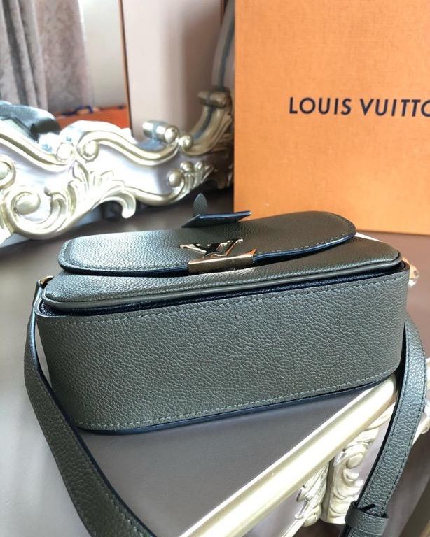 Black Louis Vuitton Neo Vivienne Satchel – Designer Revival