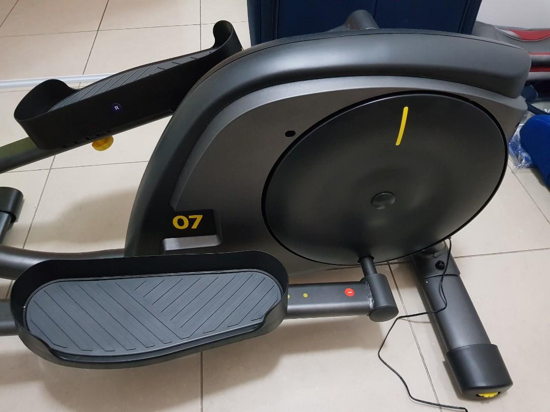 Domios El500 Elliptical Cross Trainer 2 Months Old Sports Weights Gym Equipment On Carousell