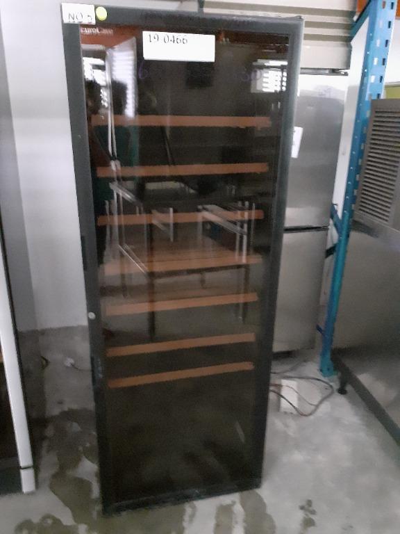 Eurocave wine chiller, TV & Home Appliances, Kitchen Appliances, Wine