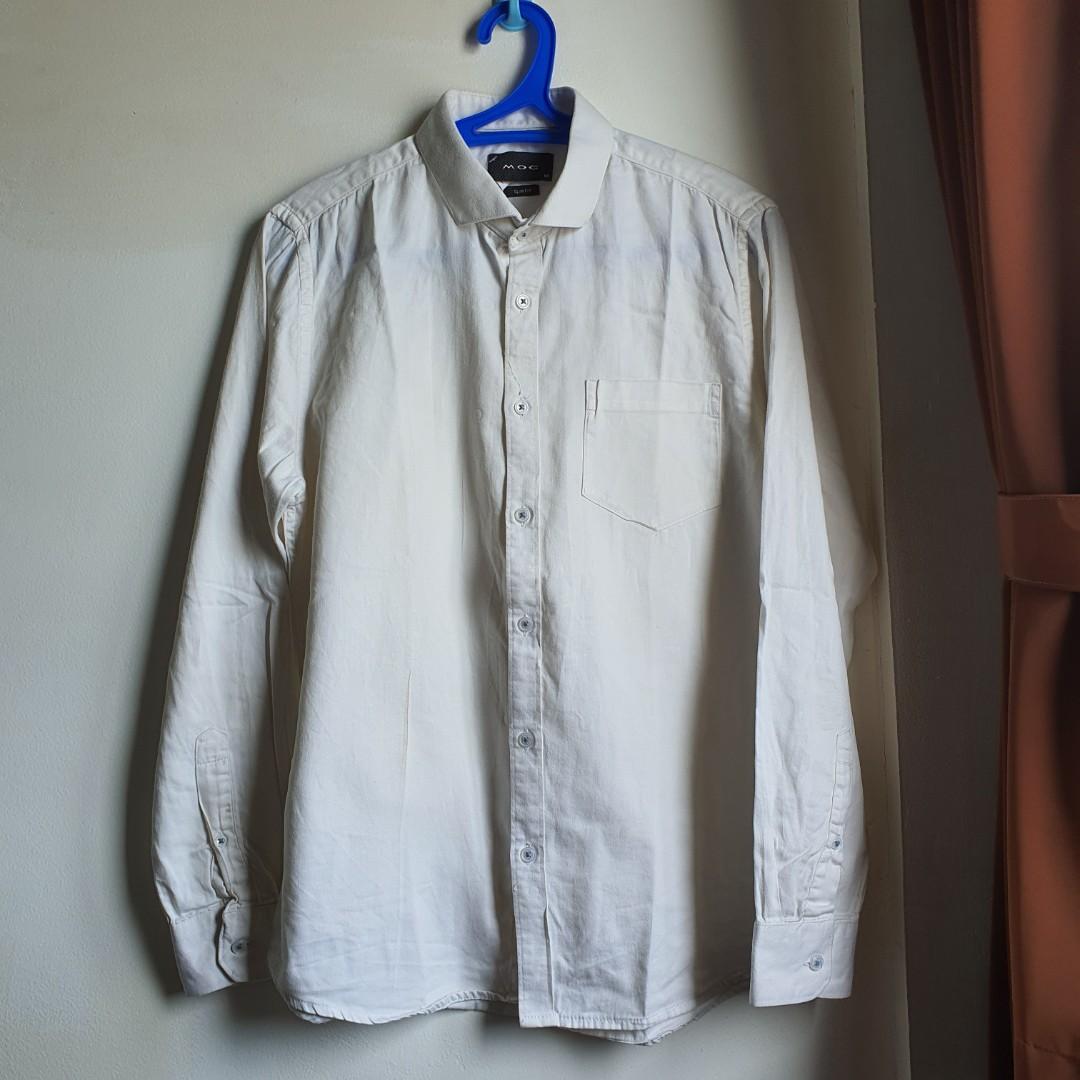 Kemeja Putih Moc Slim Fit Fesyen Pria Pakaian Atasan Di Carousell