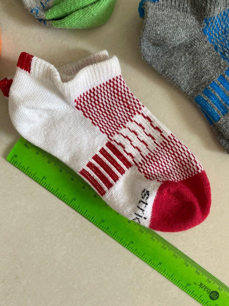 Stride Rite Socks (Category: Babies & Kids Fashion) located in Kuala Lumpur. Submitted by puremoon_puremoon (Listing ID 285123587, Image 3). Description: Half of them are unworn (new) They’re thin & comfortable material I think it’s for 2-3yo. Pls refer to pic for measurement .