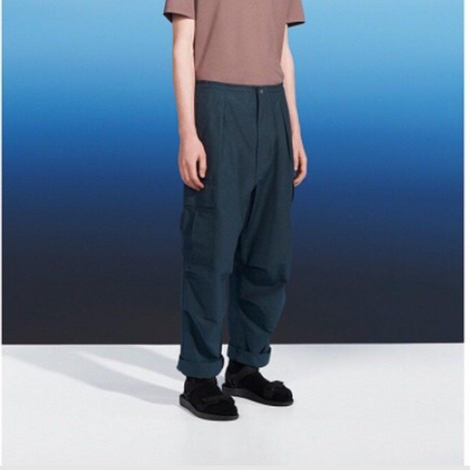 uniqlo cargo trousers
