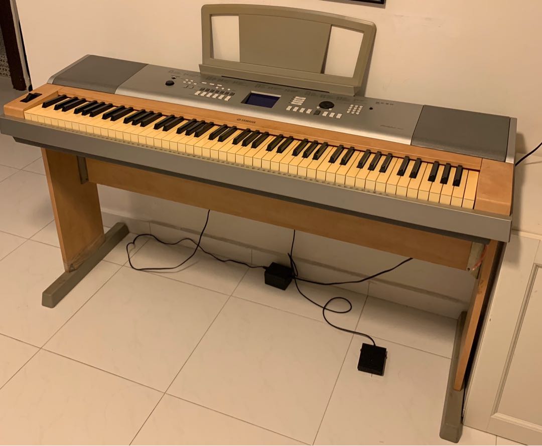 Yamaha DGX620 88Key Portable Grand Keyboard, Hobbies & Toys, Music