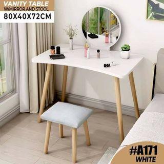 Vanitay table with mirror